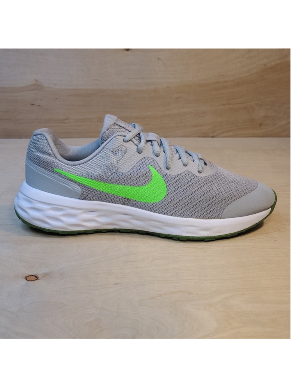 Nike Revolution 6 GS "Light Smoke Grey Green Strike" Sneakers Size 6 Youth 7.5 W